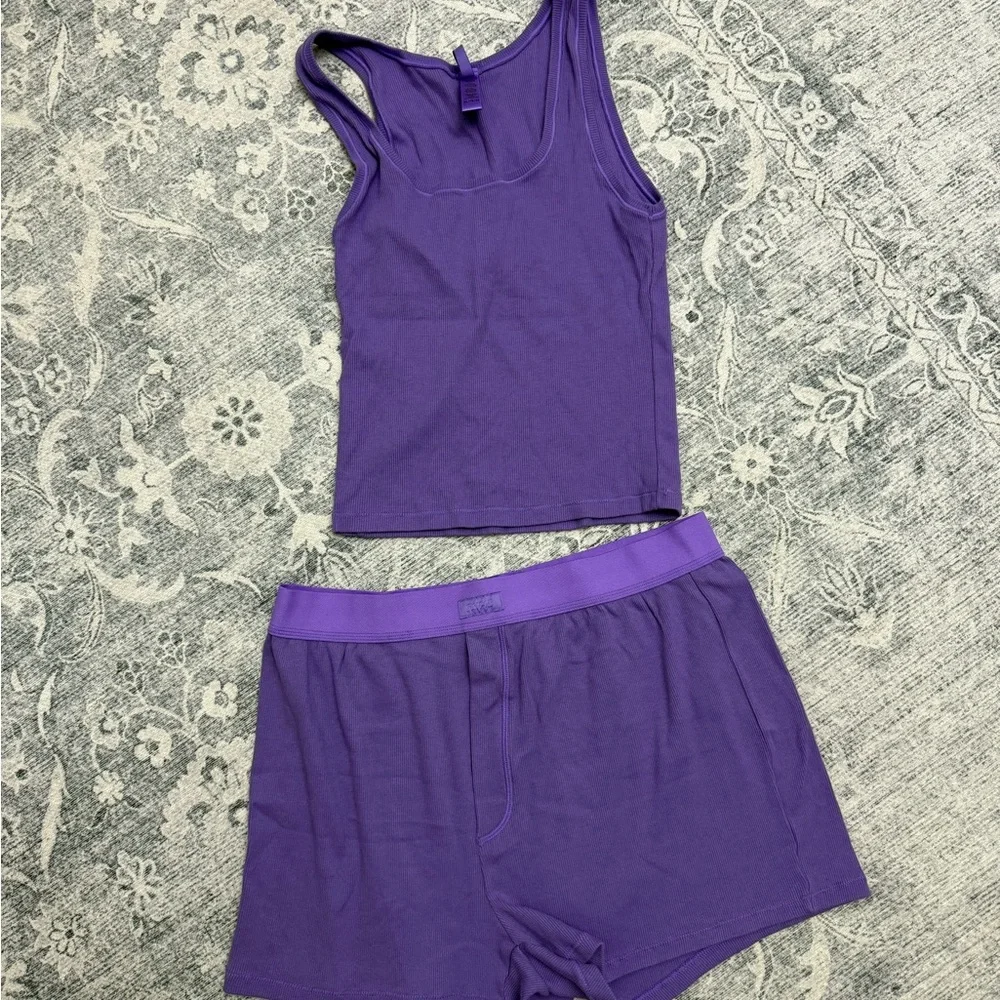SKIMS tank and boxers - Picture 2 of 3
